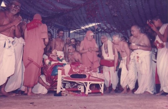 His-Holiness-The-Paramacharya-Of-Kanchi-During-A-Congregation-In-Kanchi-Math