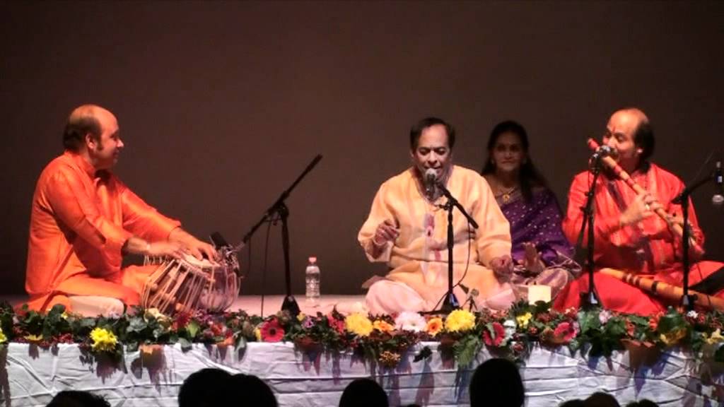 balamurali-krishna-during-a-concert
