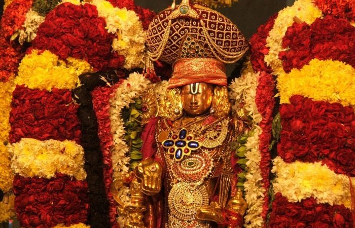 Lord-Sri-Venkateswara-With-Flower-Garlands